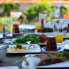Alaçatı Serpme KahvaltıAlaçatı Serpme Kahvaltı